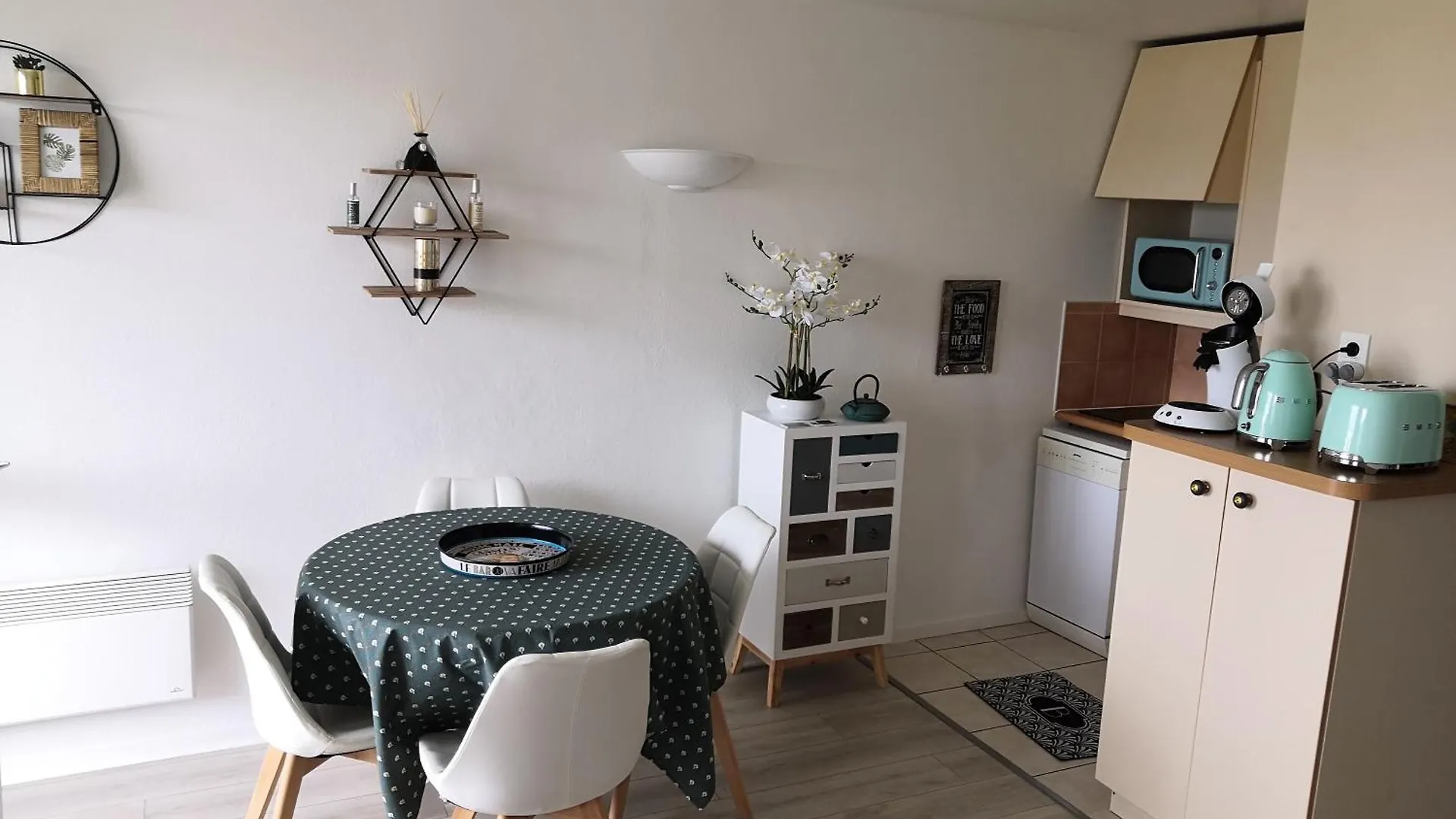 Studio Cabine Face Piscine Quiberon 0*,  Francie